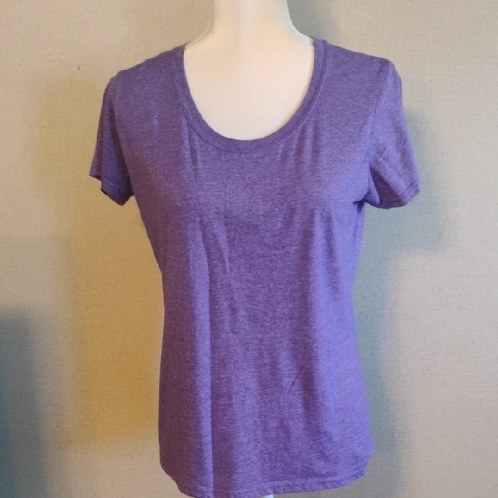 5/$20 Gildan Medium Short Sleeve Scoop Neck Purple Tee